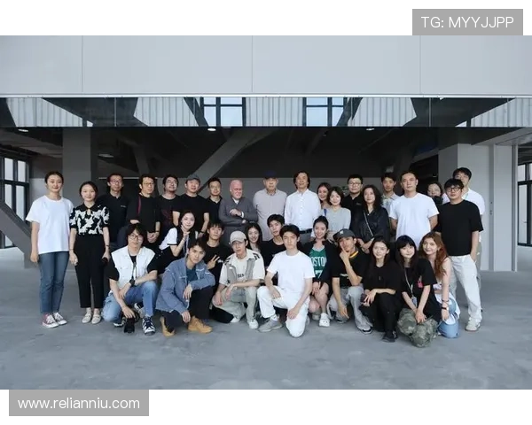 何博士娱乐专注于娱乐行业的热点事件与明星访谈,第一时间掌握 何博士娱乐专注于娱乐行业的热点事件与明星访谈,第一时间掌握